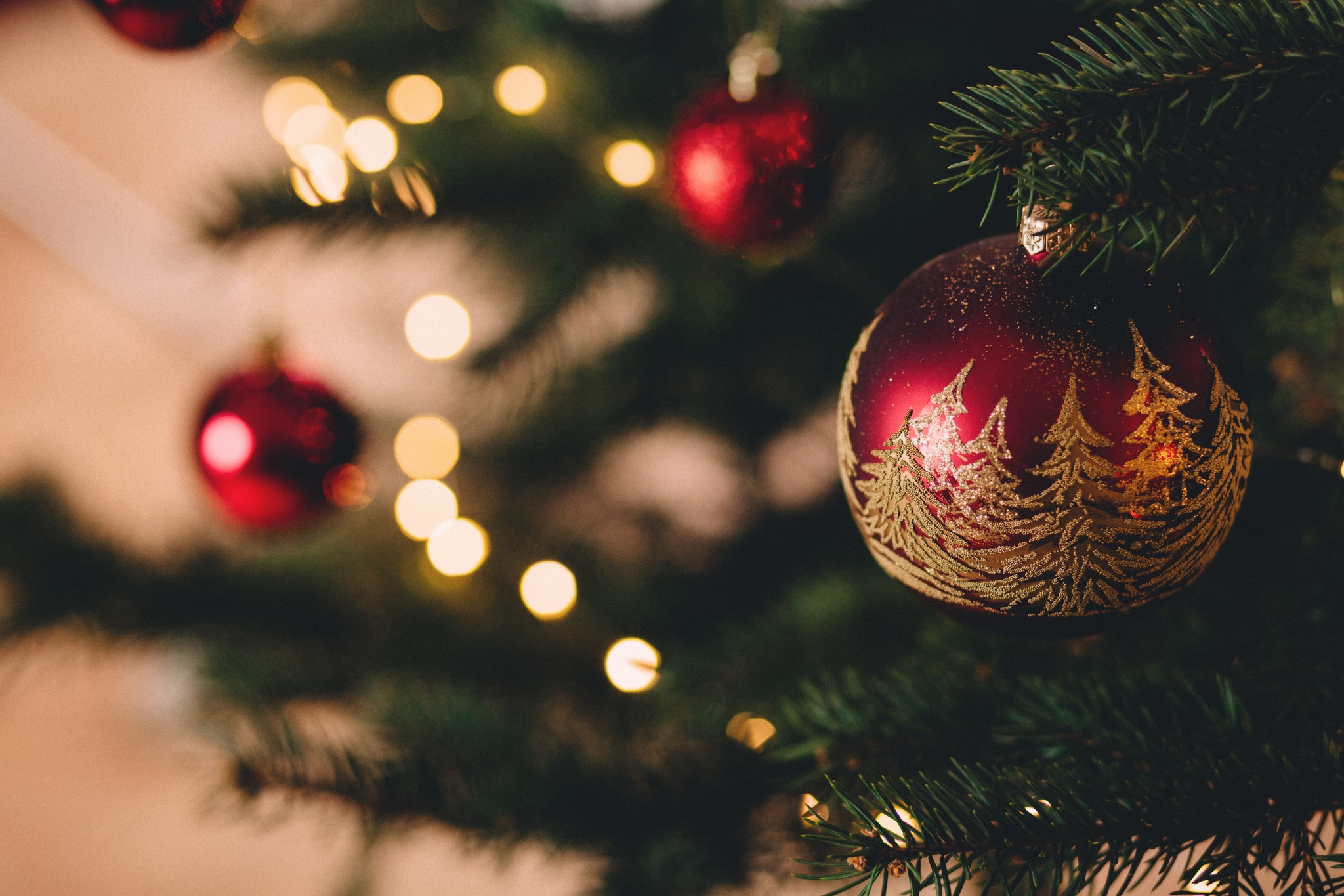 How to Style a Memorable Holiday Family Portrait