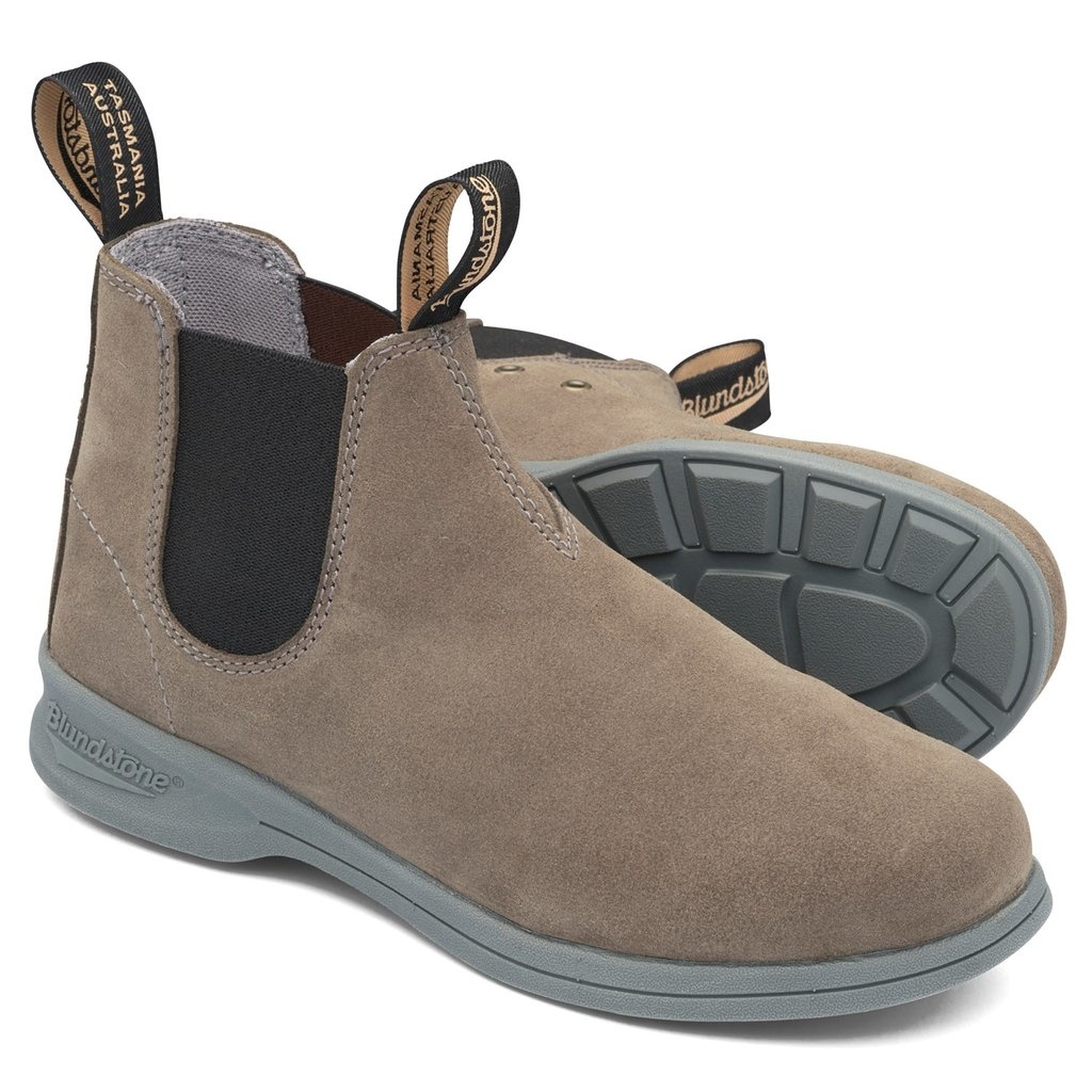 blundstone suede
