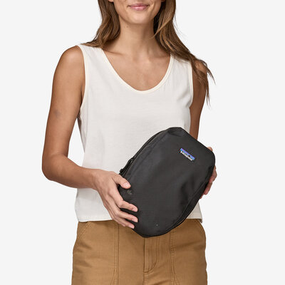 アクセサリー Patagonia Black Hole Cube - Medium Patagonia Black Hole Cube, Medium - Trailhead Paddle Shack