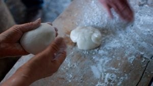 Rice cake dough preparation - by www.ashinari.com