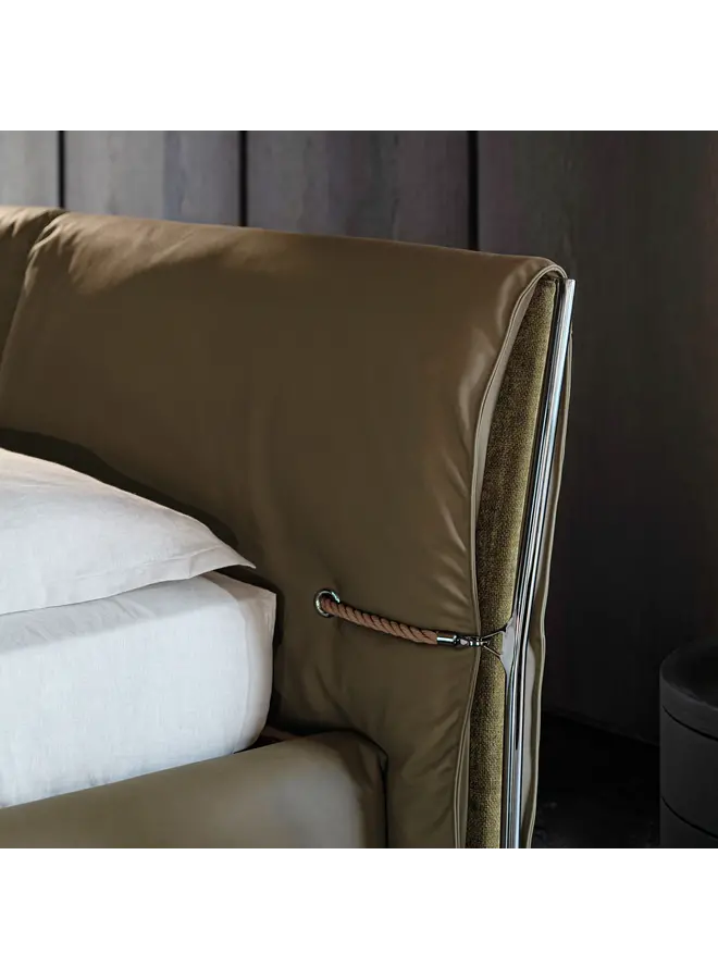CIERRE 1972 BELT BED