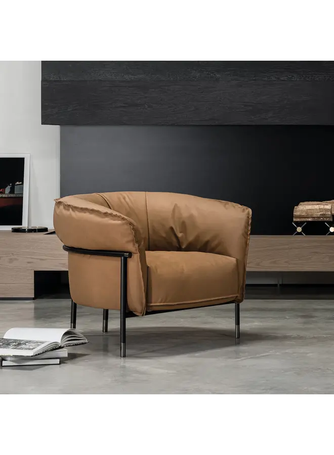 MAC ARMCHAIR