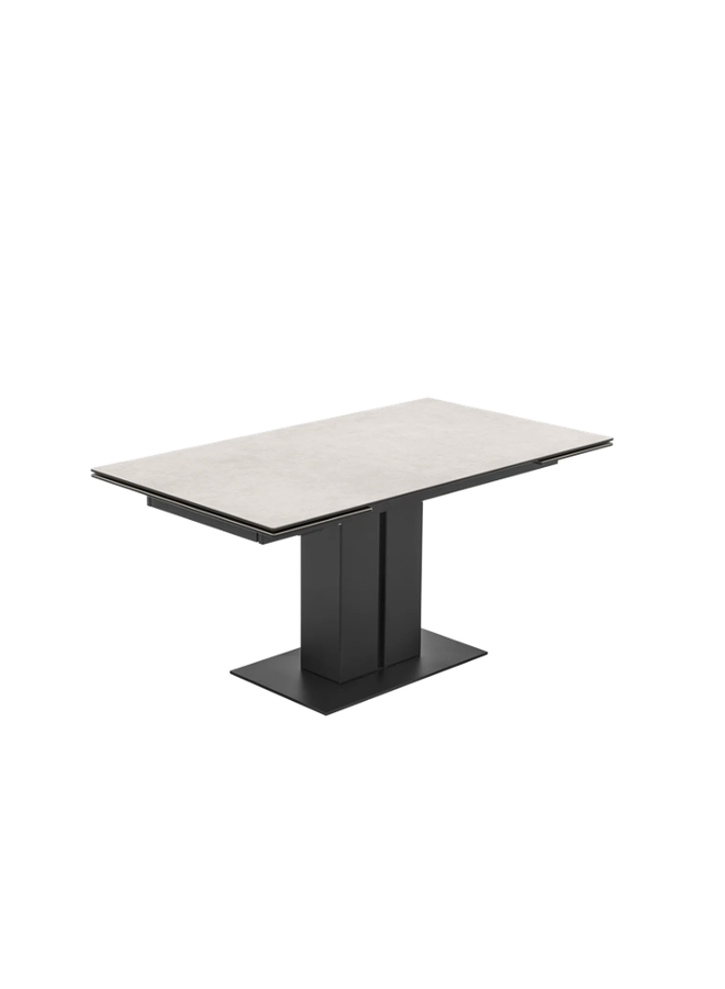 PEGASO DINING TABLE