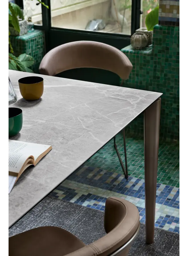 ARTIC FAST DINING TABLE