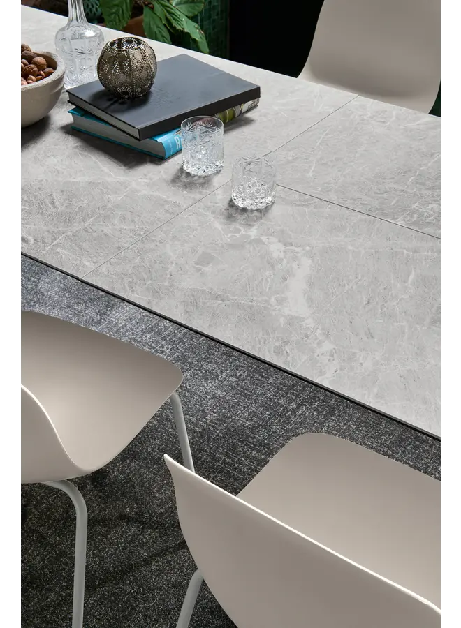 CONNUBIA EMINENCE EVO FAST EXTENDABLE DINING TABLE