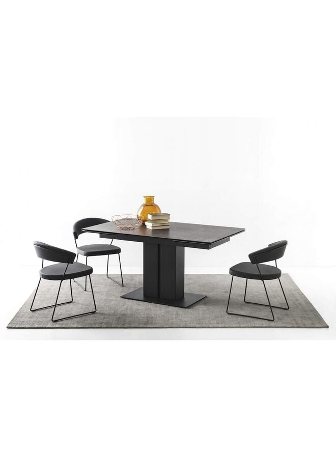 PEGASO DINING TABLE