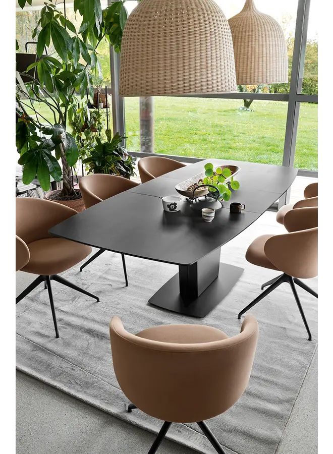 TUKA  SPOKE BASE DINING CHAIR