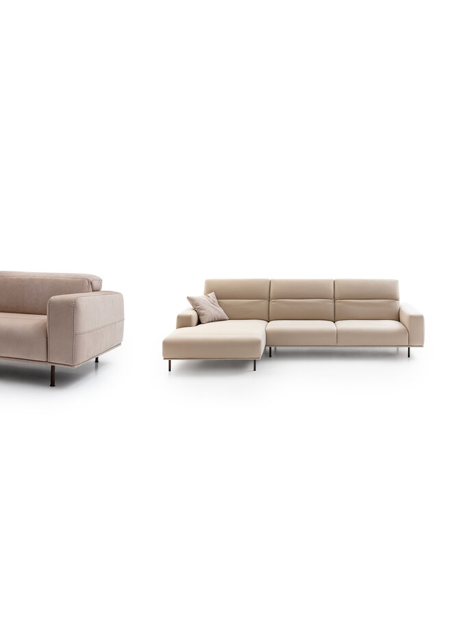 NICOLINE WING SOFA
