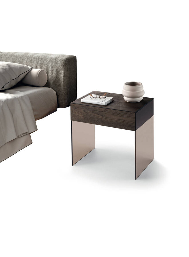 CLASS BEDSIDE TABLE