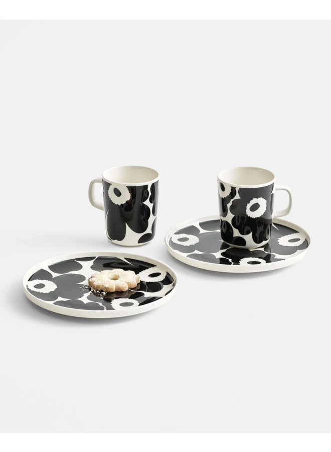 MARIMEKKO OIVA UNIKKO MUG & PLATE SET – BLACK