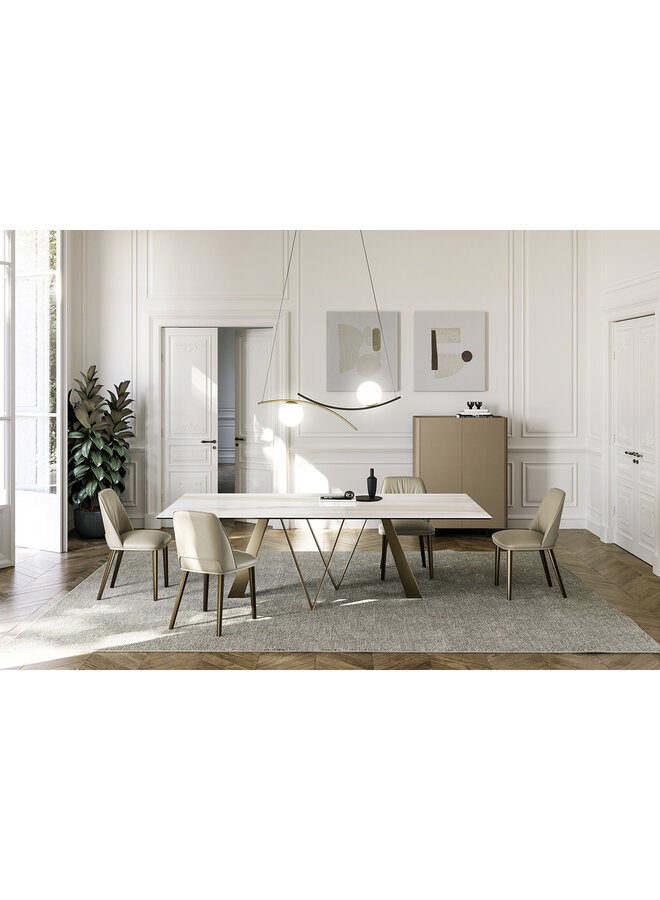 EFORMA NOA DINING TABLE