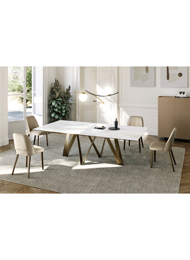 EFORMA NOA DINING TABLE