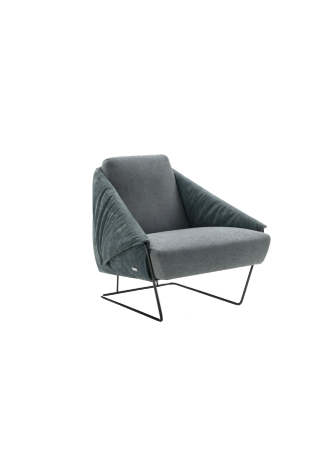 NICOLINE GIOIA ARMCHAIR
