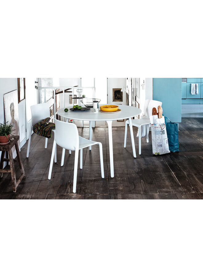 MAGIS FIRST DINING TABLE