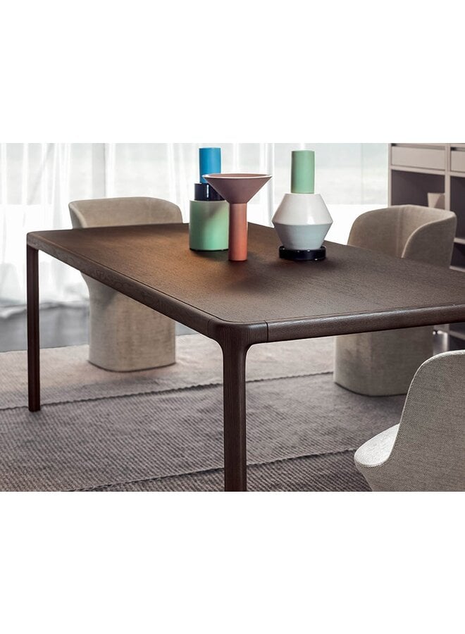 PIANCA INARI DINING TABLE