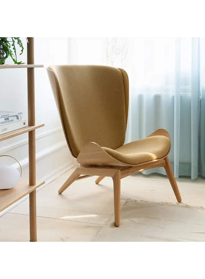 THE READER WING CHAIR