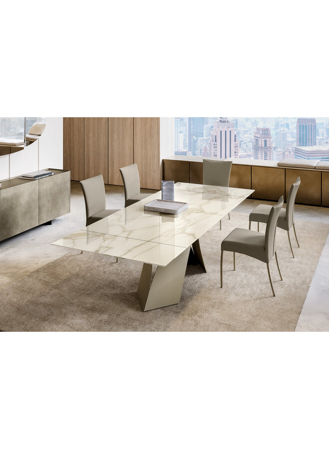 EFORMA TWIST EXTENDABLE DINING TABLE