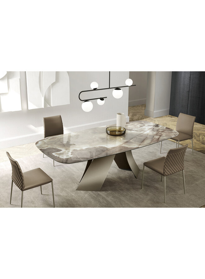 EFORMA TWIST DINING TABLE