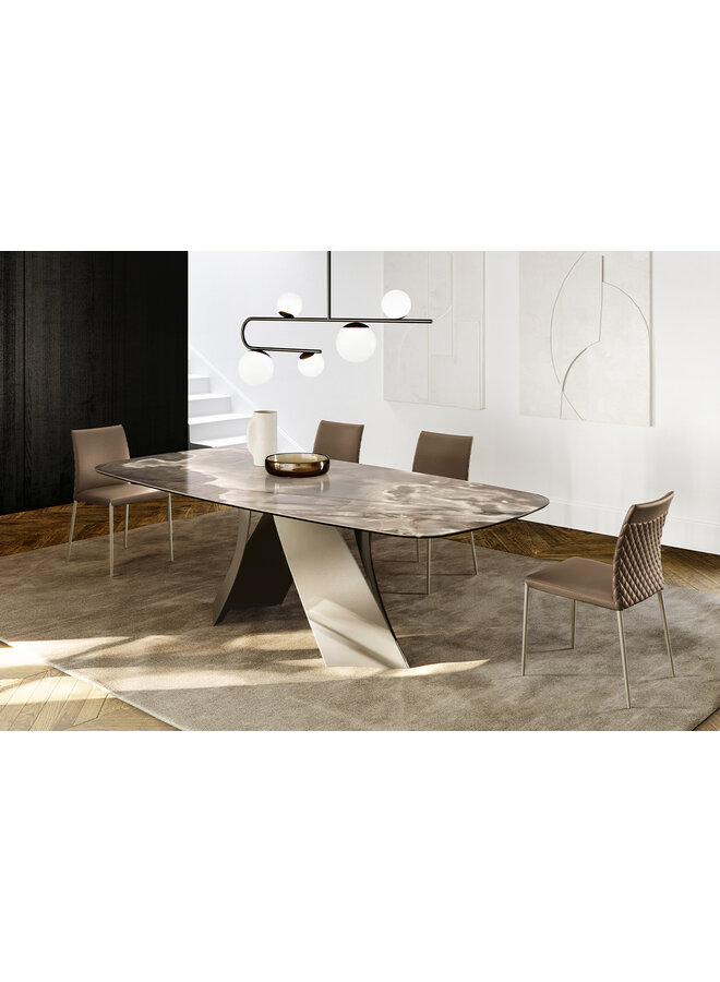 EFORMA TWIST DINING TABLE