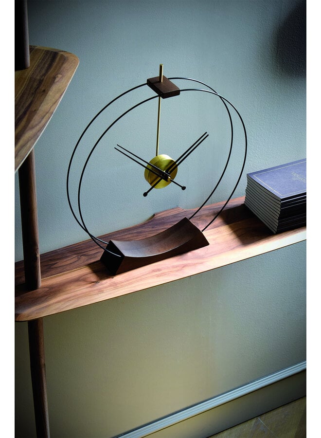 NOMON AIRE CLOCK