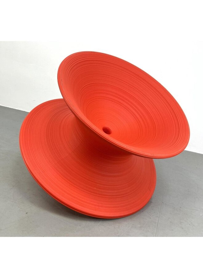 MAGIS SPUN ROTATING CHAIR – RED 1004C