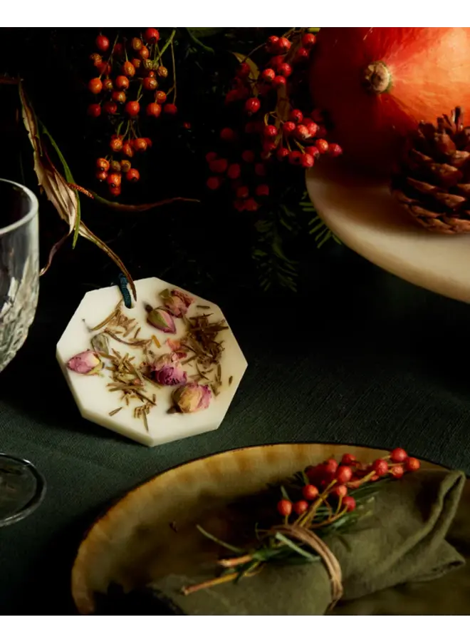 CF BOTANICAL PALETS - SIBERIAN PINE & WINTER ROSE