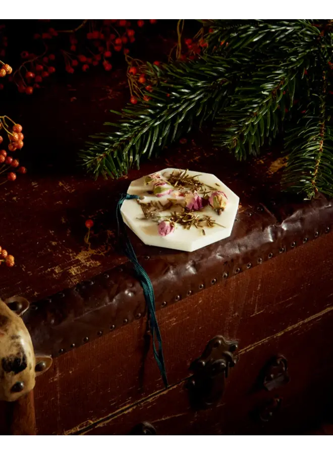 CF BOTANICAL PALETS - SIBERIAN PINE & WINTER ROSE