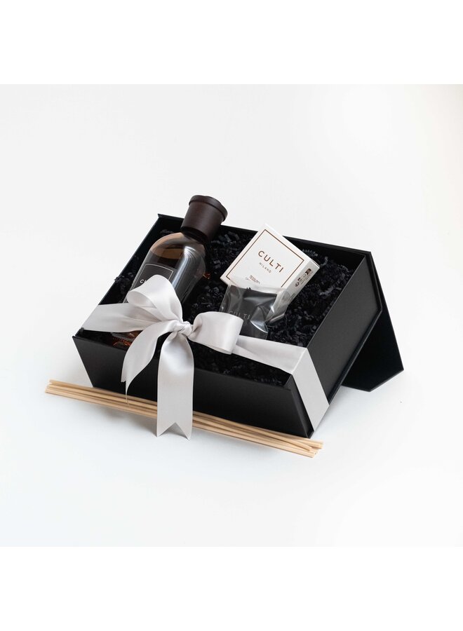 GIFT SET - CULTI STILE MARRONE TESSUTO 500ML + CAR SACHET TESSUTO