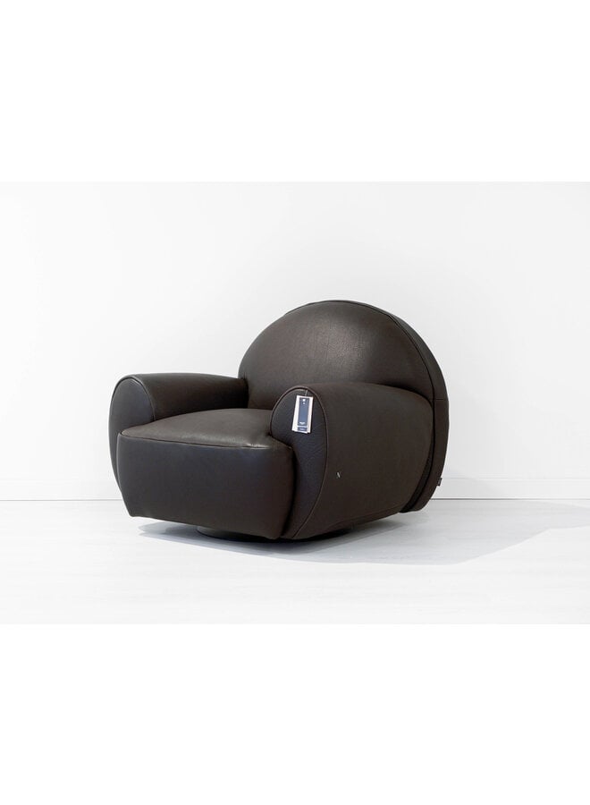 NATUZZI ITALIA MEMORIA SWIVEL ARMCHAIR