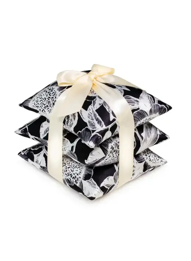 elizabeth W - SILK SACHET SET - CARMEL DAISY
