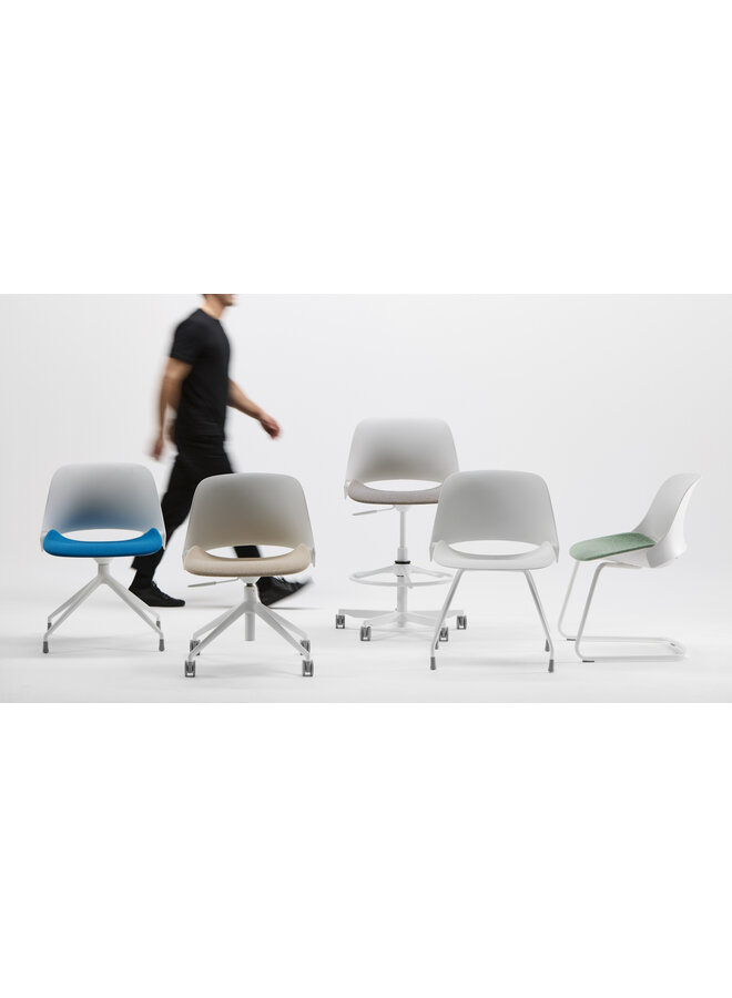 HUMANSCALE TREA CHAIR – FOUR STAR BASE WHITE SHELL