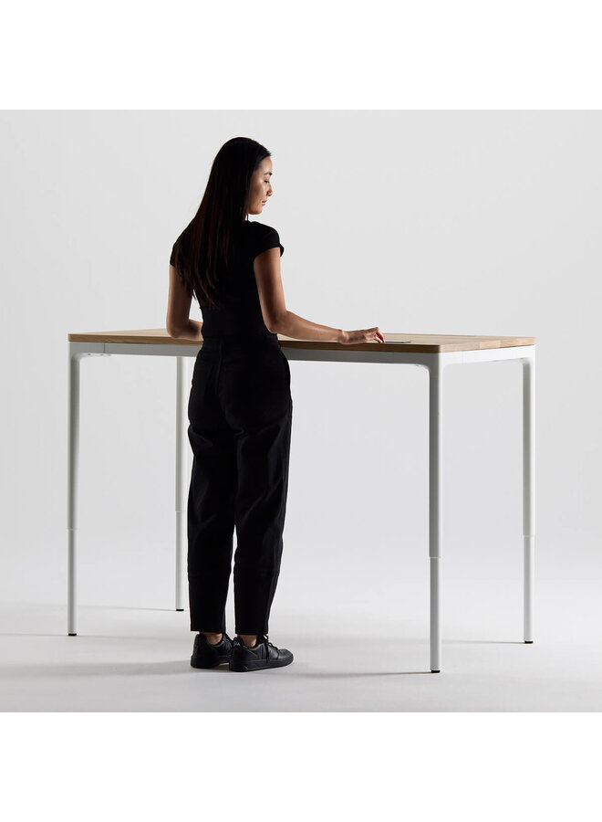 HUMANSCALE EFLOAT QUATTRO SIT-STAND DESK 23" × 46" – WHITE / NATURAL RIFT OAK
