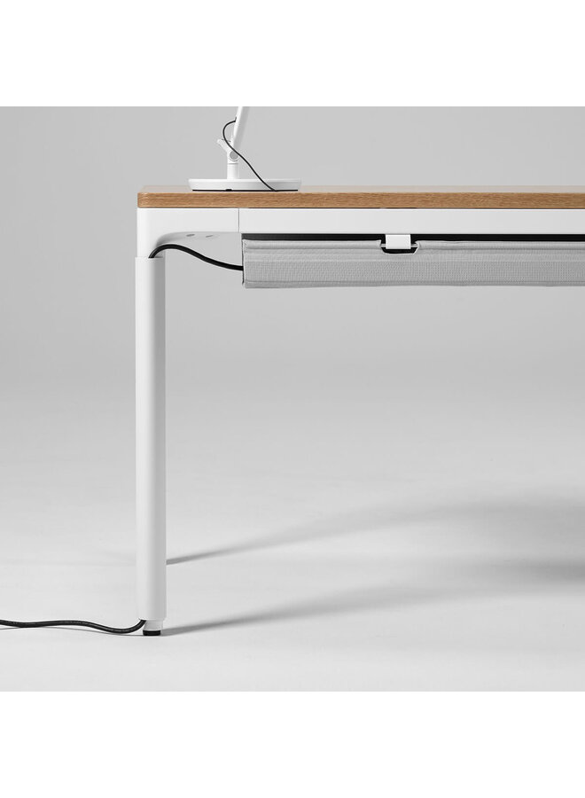 HUMANSCALE EFLOAT QUATTRO SIT-STAND DESK 23" × 46" – WHITE / NATURAL RIFT OAK