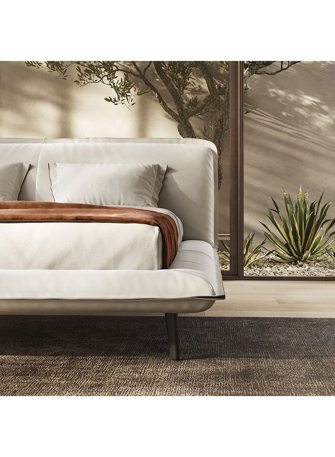 NATUZZI ITALIA PIUMA BED