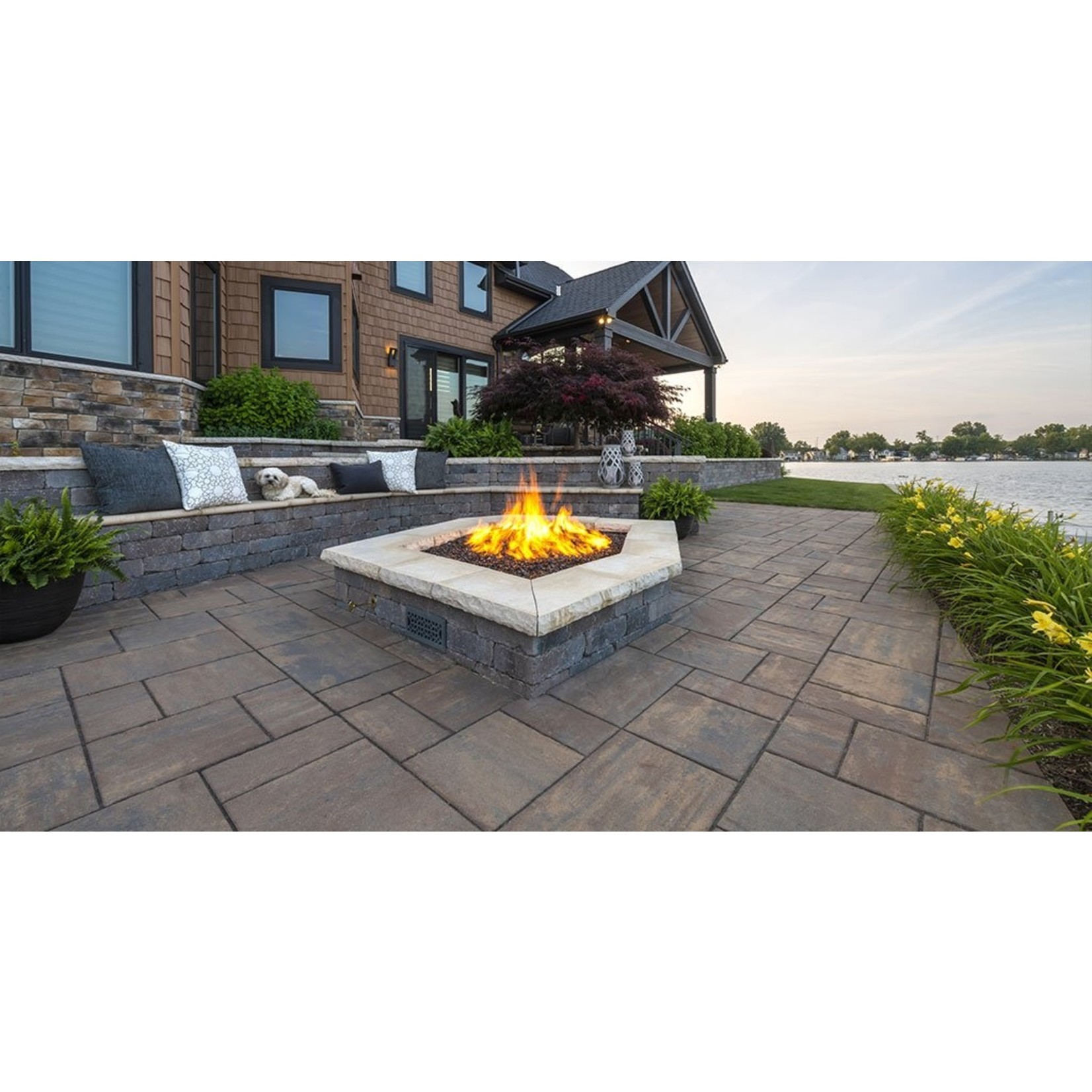 BEACON HILL™ FLAGSTONE Pavers