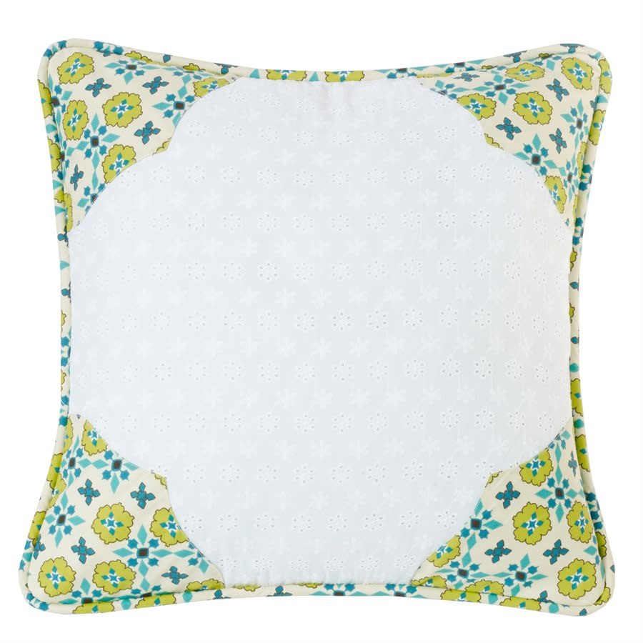 SCALLOPED EDGES PILLOW 18X18