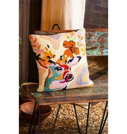 Jardin Deer Hooked Indoor/Outdoor Pillow, 18"x18"