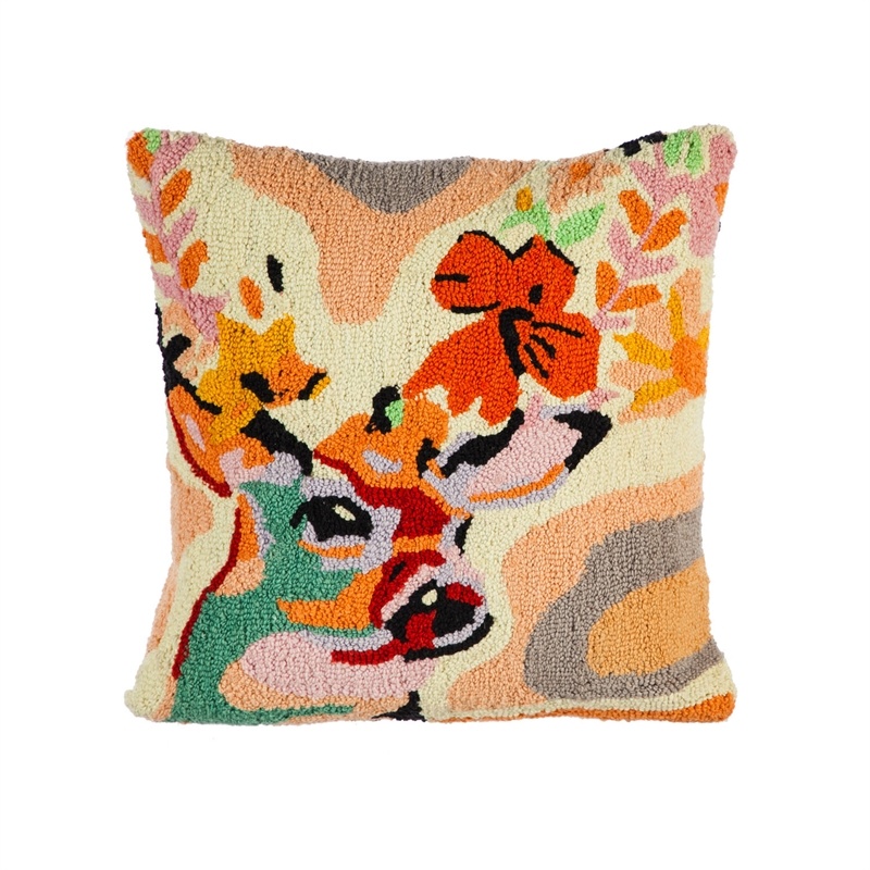Jardin Deer Hooked Indoor/Outdoor Pillow, 18"x18"