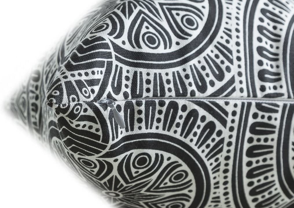 18"x18" Linen Geometric Pillow - Black