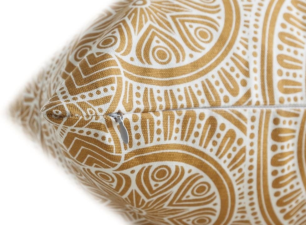 18"x18" Linen Geometric Pillow - Mustard