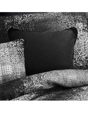 Windsor Many Trips Dec Pillows Solid