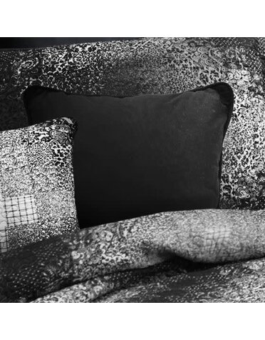 Windsor Many Trips Dec Pillows Solid