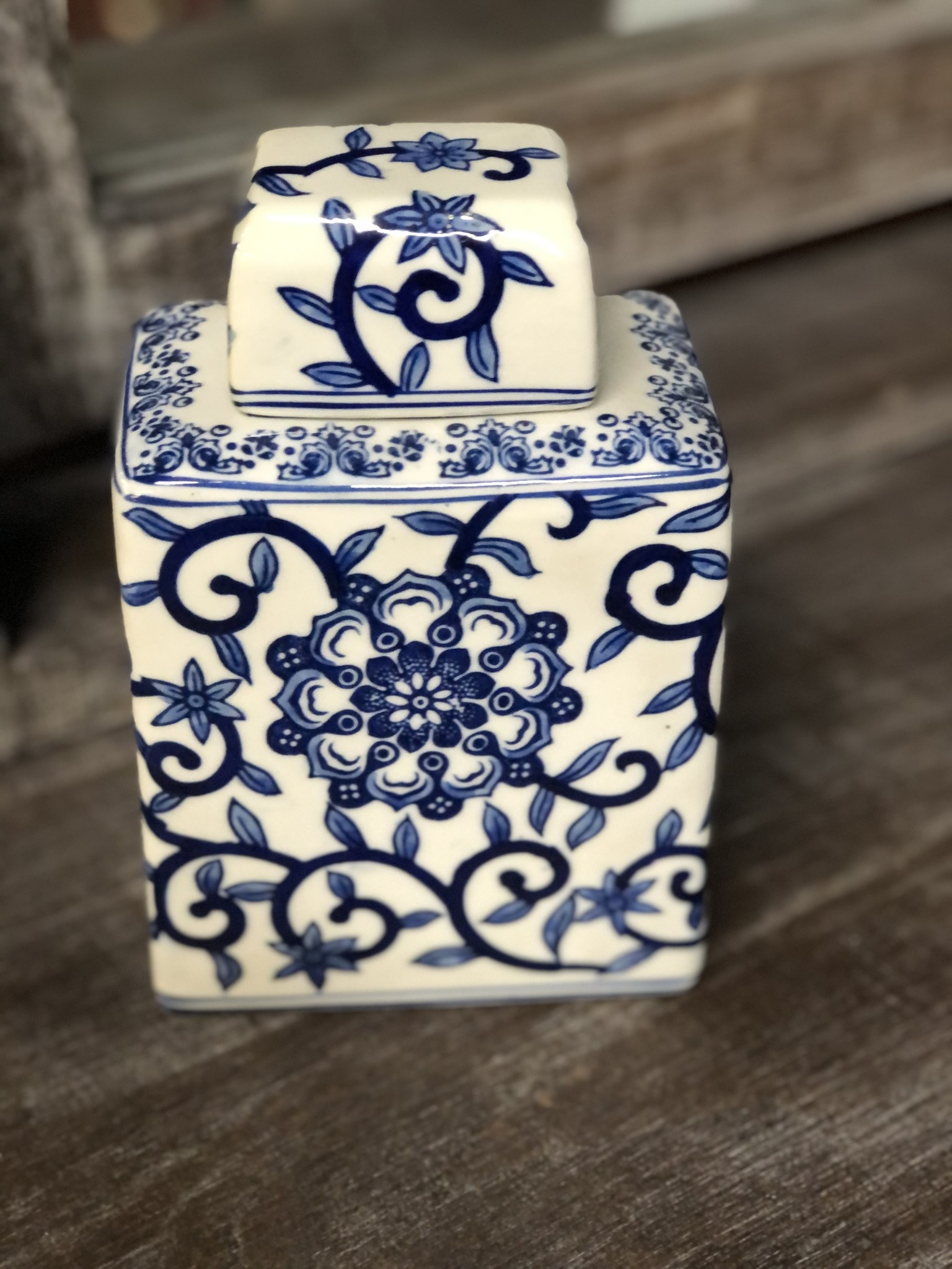 K & K Interiors Blue and White Porcelain Canister w/Lid SML