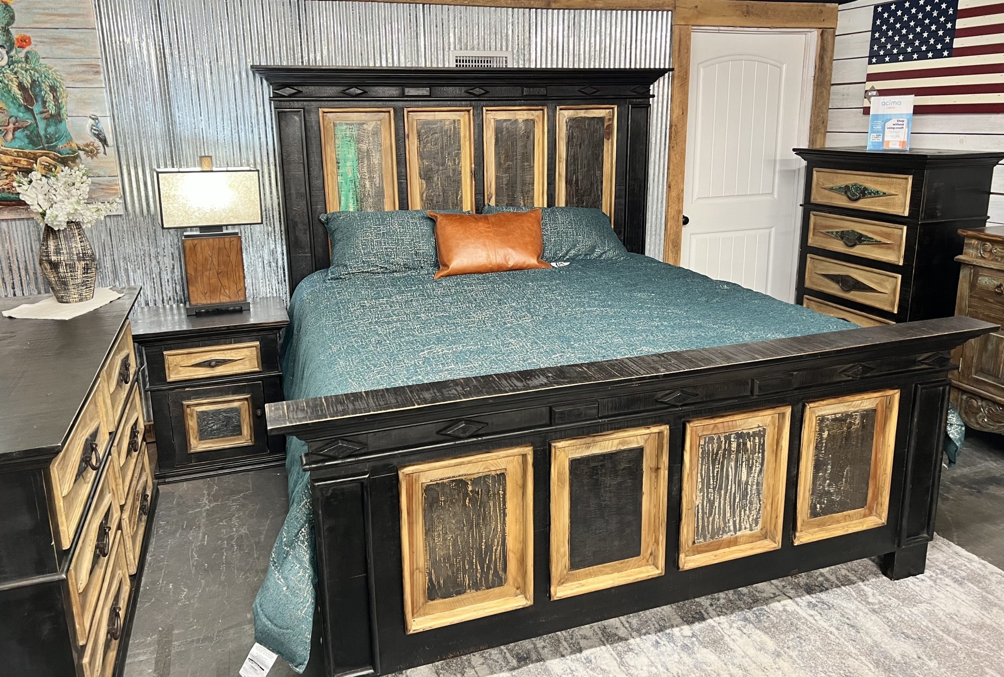 Rombitos King Bedroom Group - Black/Cascara