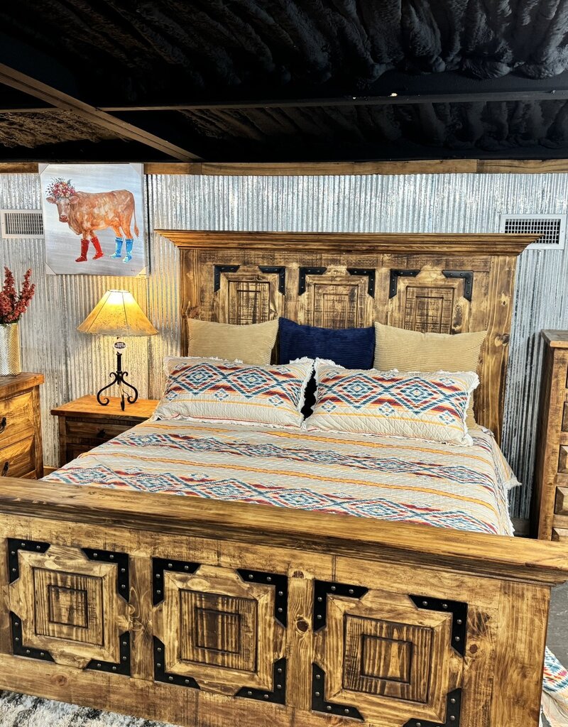 Finca King Bedroom Group - Early American