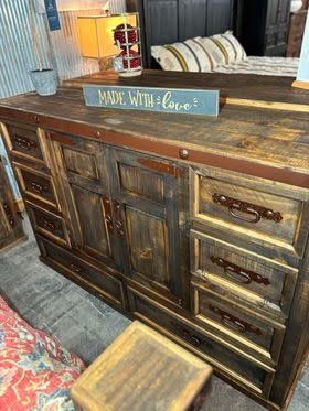 Mansion 8 Drawer/2 Door Dresser - Distressed