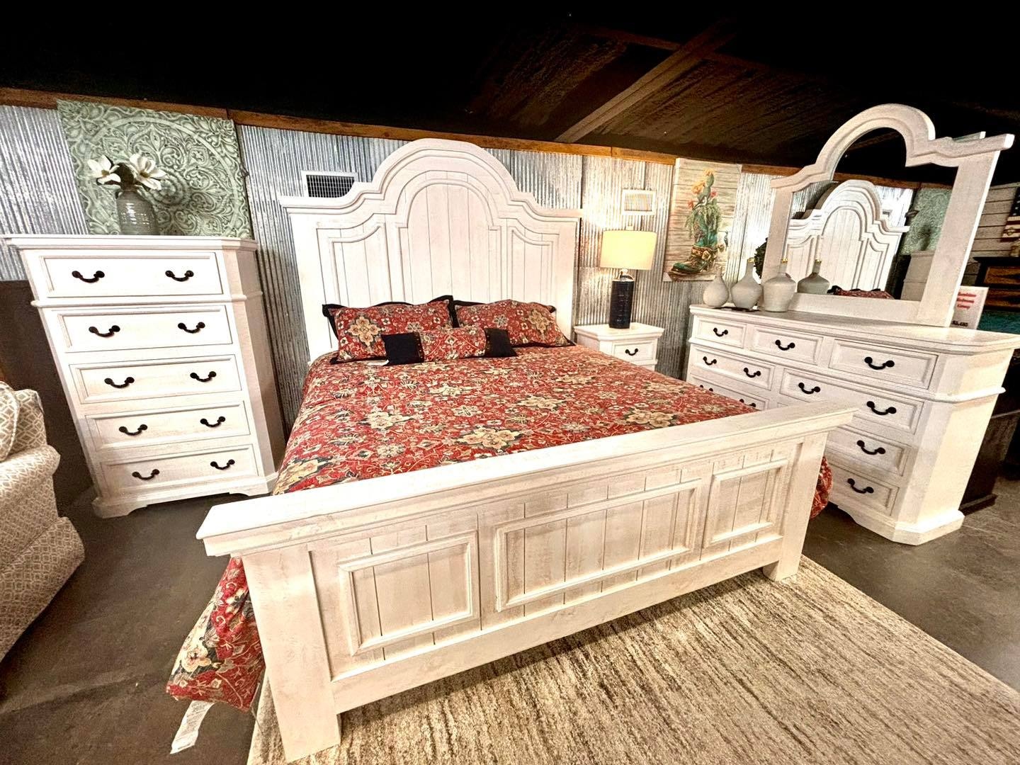 King Lakewood Bedroom Group - Creamy White