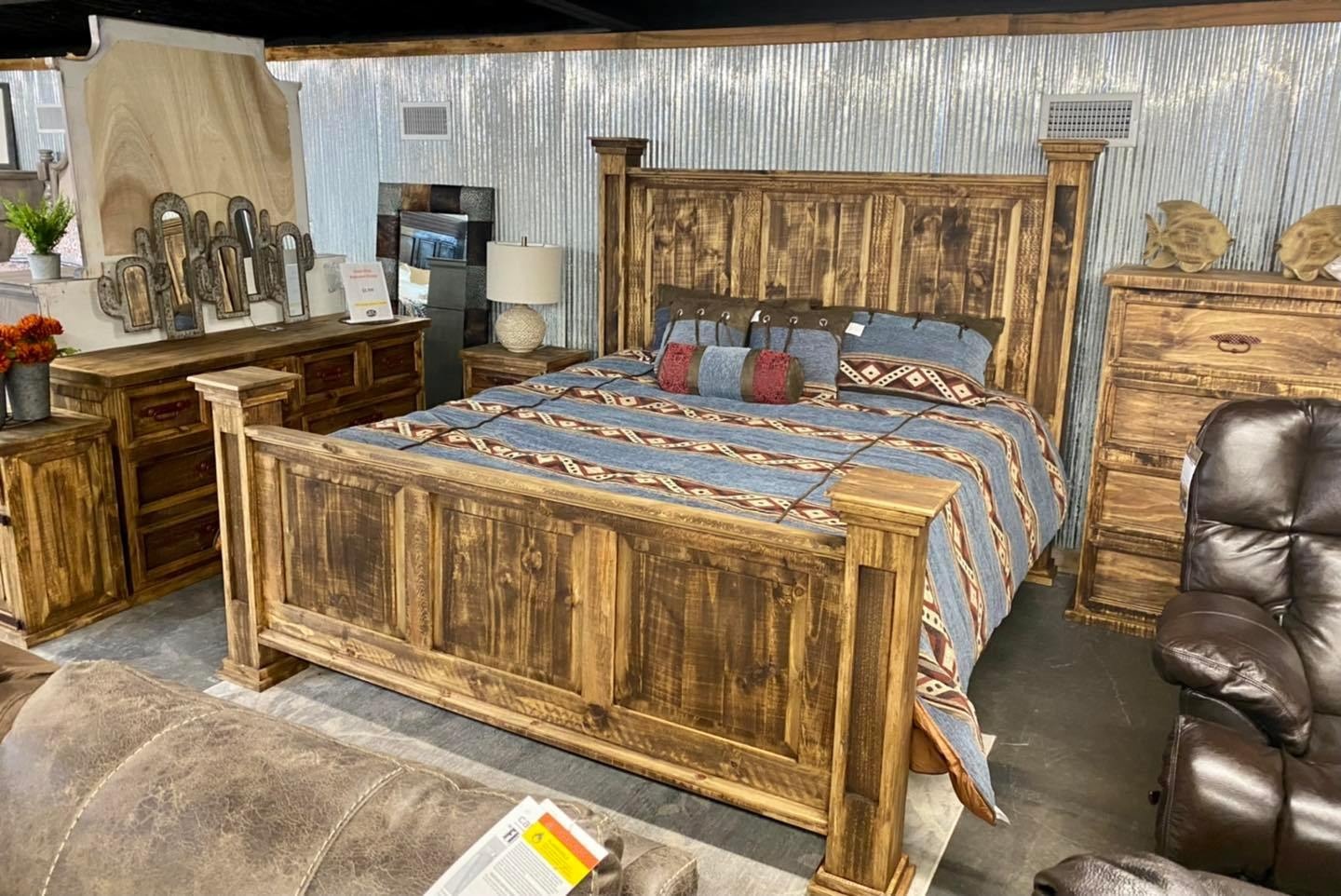 Oasis Queen Bed - Distressed