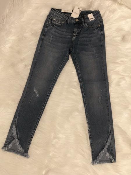 Judy Blue Fray skinnies