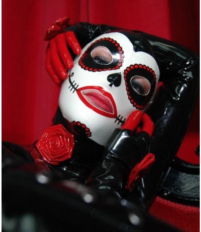Muerta Latex hood